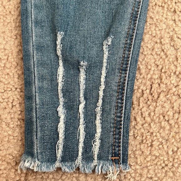 MISSGUIDED JEANS - Picture 2 of 6